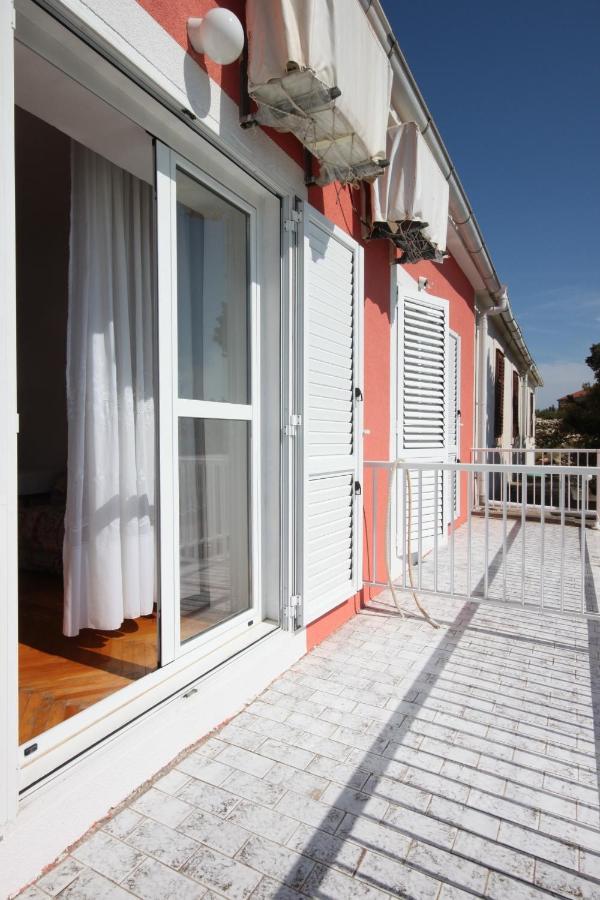 Rooms By The Sea Kustici, Pag - 6288 المظهر الخارجي الصورة